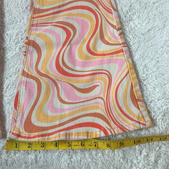 Easel Los Angeles Groovy patterned mod stretch high rise flare jeans, Medium - Picture 4 of 11